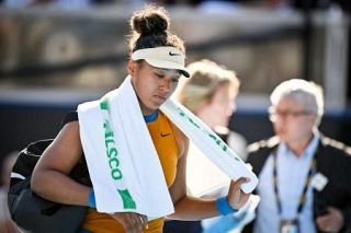 大坂なおみ棄権、４季ぶりＶ逃す　テニス決勝で腹部負傷か