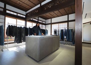 ジャパンブルージーンズの本店リニューアル　ジャパンブルー（倉敷・児島）