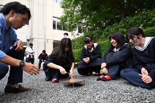 知識や経験 住民らが伝えます　美作・林野高でゼミスタート キャンプや哲学対話など１８講座