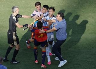 決勝後の乱闘騒動を調査　サッカーＷ杯でＦＩＦＡ