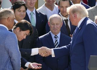 トランプ大統領、山本由伸に「大した男だ」　ドジャースがホワイトハウス表敬訪問