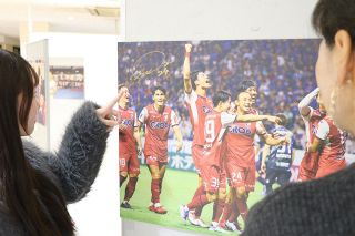 Ｊ１ファジ 激戦たどる　アルネ・津山１８日まで 写真パネル７０枚