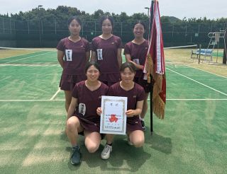 テニス女子団体 学芸館３大会連続Ｖ 岡山県高校総体