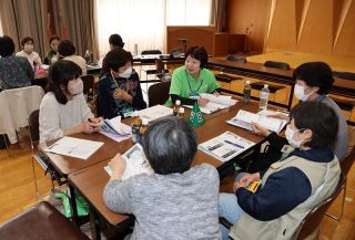 真庭市食育推進ボラ団体が研修会　栄養士講演や活動方針議論