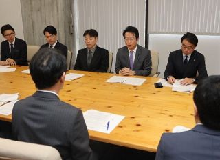 外国人材支援の早期実施へ要望書　岡山県に県議会超党派議員連