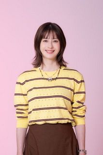 連ドラ2作出演中・星乃夢奈、初カレンダーで“素の表情”「少しでも笑顔