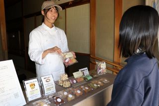 米粉使ったケーキや焼き菓子販売　小麦アレルギー苦しんだ安信さん 総社で菓子店営む