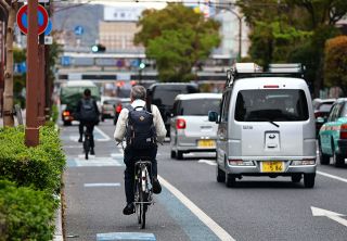 青切符スタートで市民の意識、行動は　岡山県警一斉取り締まり 岡山市中心部の様子をルポ