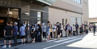 熊本地震、なお９千人超避難　続く断水、死者３６人に