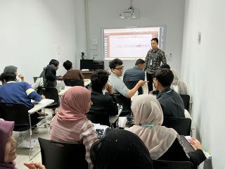 インドネシアに日本語学校開設　キャリアプランニング、人材獲得強化