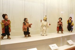 喜之助人形７体 瀬戸内市重文に指定　代表作「雪ん子」登場、糸操り技術伝える