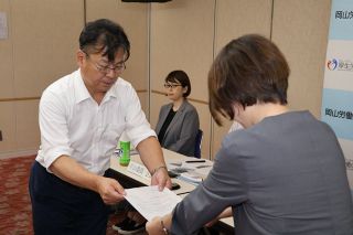 最低賃金 岡山１１０４円　地方審答申 初の１１００円超