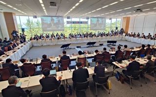 人口減少克服へ「行動宣言」採択　鳥取で全国知事会議開幕