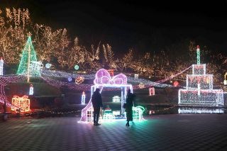 冬のイルミネーション幻想的に　庄原・備北丘陵公園 電飾70万球