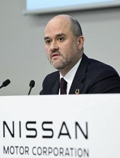 日産社長ら５人報酬、計１３億円　２５年度、赤字で一部返上