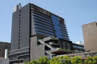 岡山市の新庁舎が完成 モチーフは岡山城　 １１月に全面開庁 ８月下旬から移転