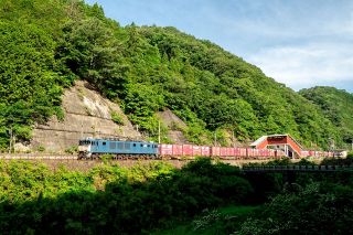 伯備線足立駅　Ｄ５１三重連２４９２列車の始発駅