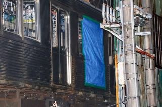 列車窓ガラス割れ３人死傷　パイプ製の小屋衝突か長野