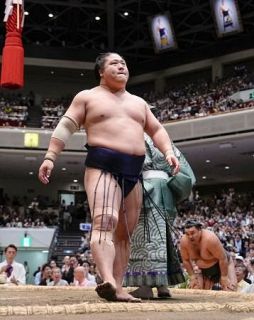 若隆景、２５場所ぶりの優勝　決定戦で霧島に勝利、大混戦制す