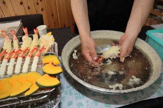 本格的な食品サンプルづくりを体験　倉敷にポップアップショップ、２８日まで