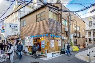 伝統のストリップ劇場救え　ＳＮＳ通じて支援が拡大　女性ファン、新規客増加