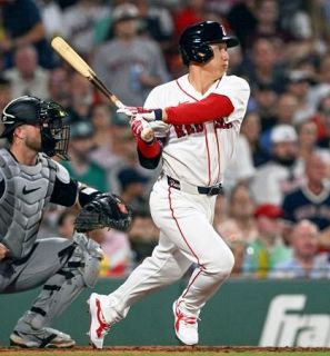 吉田適時二塁打、村上２番で出場　岡本は１安打、鈴木無安打