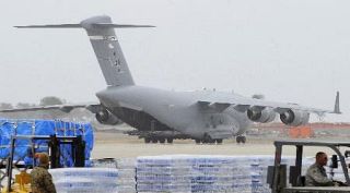 首相、米輸送機の自衛隊導入意欲　トランプ氏に伝達