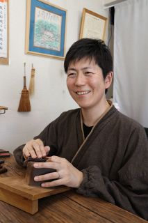 技能ＧＰ はんこ製作で金賞　倉敷 椿山さん「手彫りの良さ伝えたい」