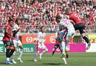 ファジアーノ３連勝ならず Ｃ大阪に２―３で惜敗 西６位が確定