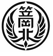 未来に羽ばたく翼のデザイン　２７年度開校の笠岡北小、校章決定