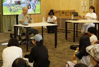 「昆虫採集は知育に良い刺激」　池田さん、吉備中央で特別講演