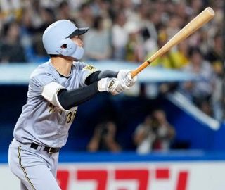 阪神90周年、記念列車が運行 掛布OB会長が出発式に参加