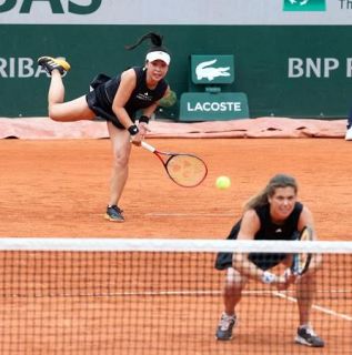 全仏テニス、穂積組が準決勝進出　女子ダブルス