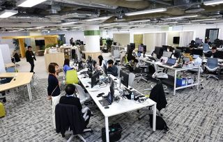 【岡山「２．０」人口減少の先に】第１部 揺らぐ基盤（１４）本社機能　成長求め 大都市へ投資