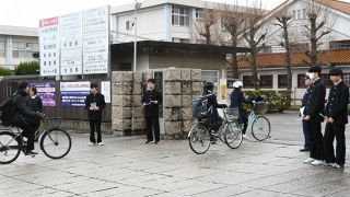 ヘルメット着用の条件化広がる　岡山県警が県内高校に働きかけ強化