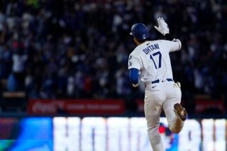 大谷２打席連発、６打点　菅野最多４失点で３敗目