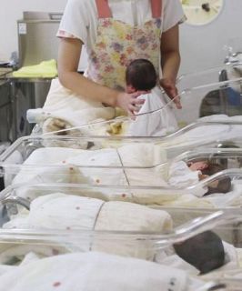 妊娠前の痩せで低体重児増　早産も、日本人７６万人分析