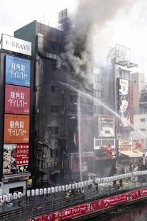 たばこのポイ捨てが、なぜこんな大惨事に…消防隊２人死亡の道頓堀ビル火災は「想定しがたい経過」　全容判明、原因は大阪の「象徴」にもあった