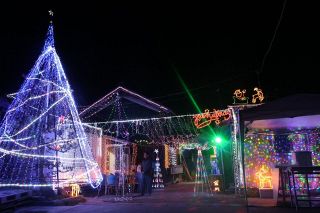 岡山・片岡さん宅 Ｘマスイルミ有終の美　地域団らんの場 ５０年の幕閉じる