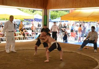 和気で小学生力士が熱い取組　４～６年の３人が全国大会へ