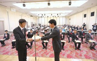 新たに岡山県農業士１０人認定　果樹や水稲、地域のリーダーに
