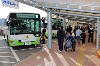 特別支援学校の通学バス購入方針　岡山県教委、高等部生対応へ４台