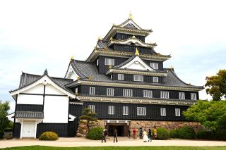 岡山城２５年度入場者数 過去最多　５３年ぶり更新 ４５万７４５１人