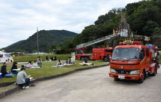 はしご車、上手にかけたよ　笠岡でこども消防写生大会