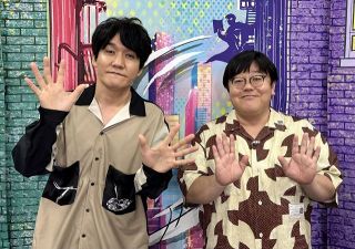 THE ALFEE桜井賢＆坂崎幸之助＆高見沢俊彦、キッチンで“熱唱” エプロン