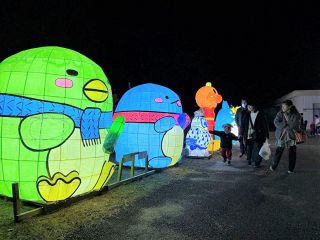 人気キャラや備中松山城 冬絵ぶた　高梁・マンガ公園でライトアップ