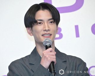 渡邊圭祐、10代に間違えられる　白石麻衣も素肌を絶賛「ぴちぴち！」