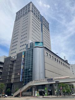 ４月１日から名称「ギークス」に　「ＮＴＴクレド岡山ビル」から変更