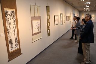 趣向凝らした力作８０点　津山 南椛墨画会作品展始まる