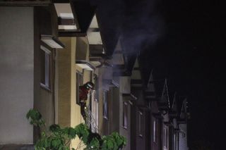 岡山で民家と車全焼 けが人なし